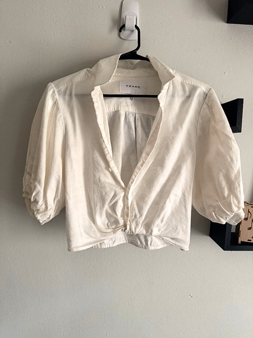 FRAME Ivory Linen Cropped Twist Front Blouse Puff Sleeve